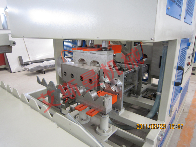 Full automatic pvc pipe belling machine