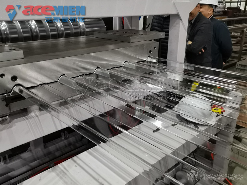 950mmPC透明彩钢瓦生产线 PET透明波浪瓦设备